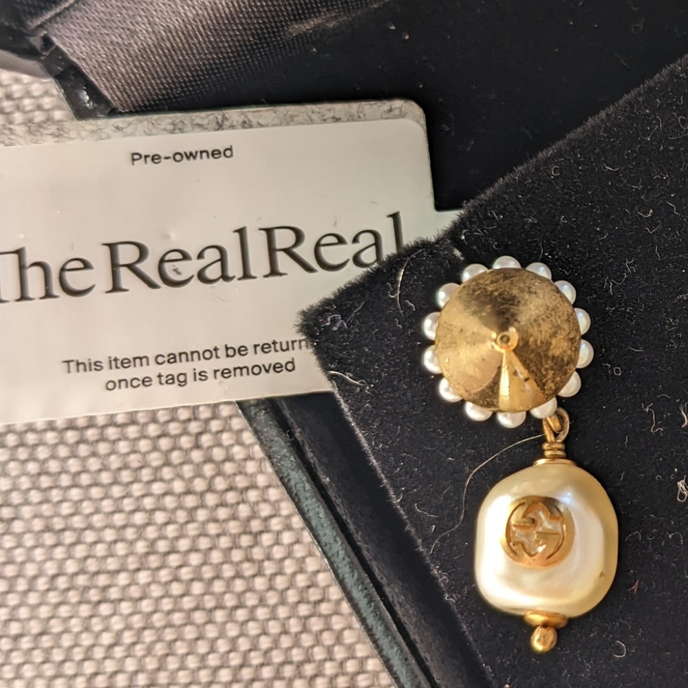 GUCCI pearl w logo inverted stud gold drop earrings - Picture 10 of 10